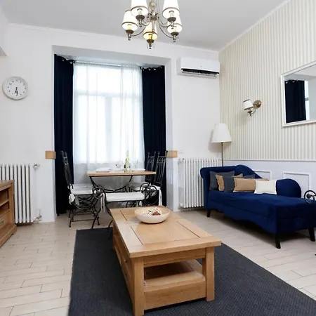 Διαμέρισμα Classy 2 Bedroom In Center *
