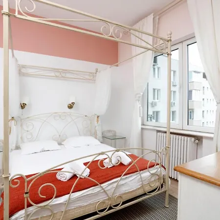 Apartment Classy 2 Bedroom In Center