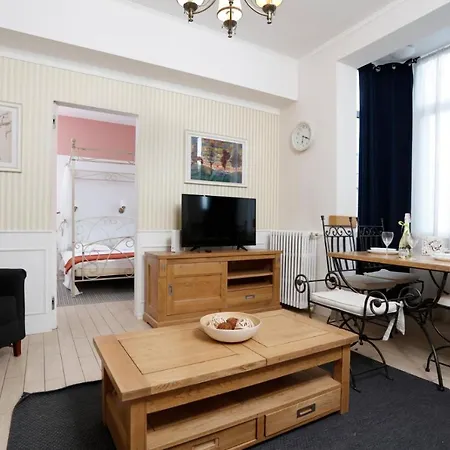 Classy 2 Bedroom In Center
